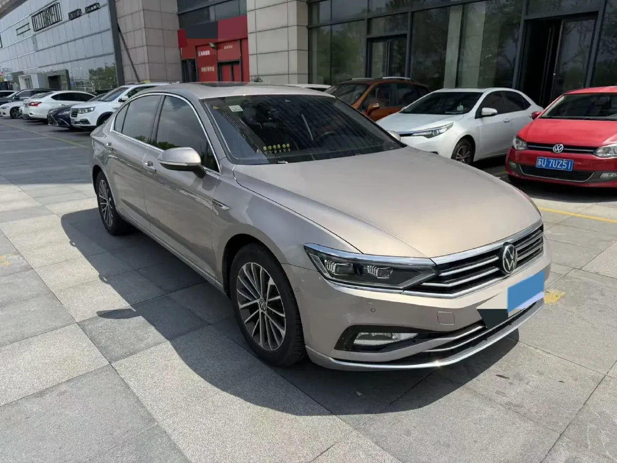 2020 Volkswagen Magotan 2.0T 186HP L4 7DCT,autocango,china used car exporter,china ev exporter,chinese used car exporter,chinese used ev exporter