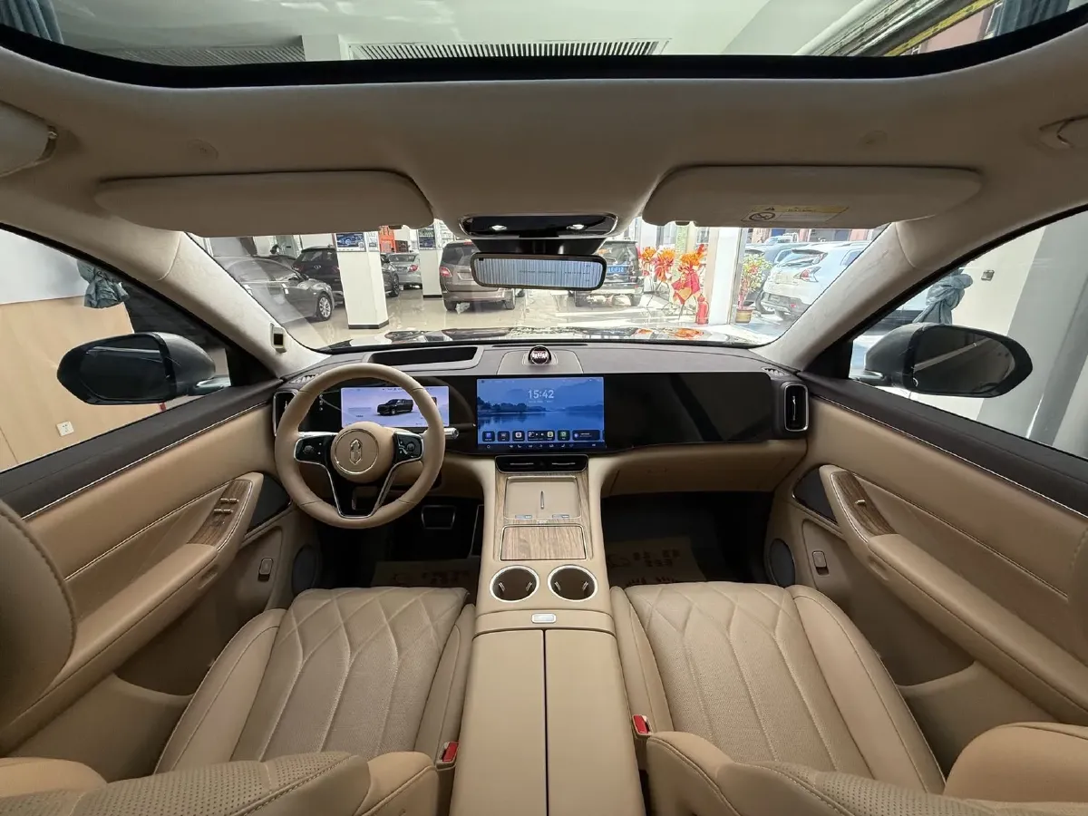 2025 AITO AITO M8 REEV 160HP REEV 53.4KWH,autocango,china used car exporter,china ev exporter,chinese used car exporter,chinese used ev exporter