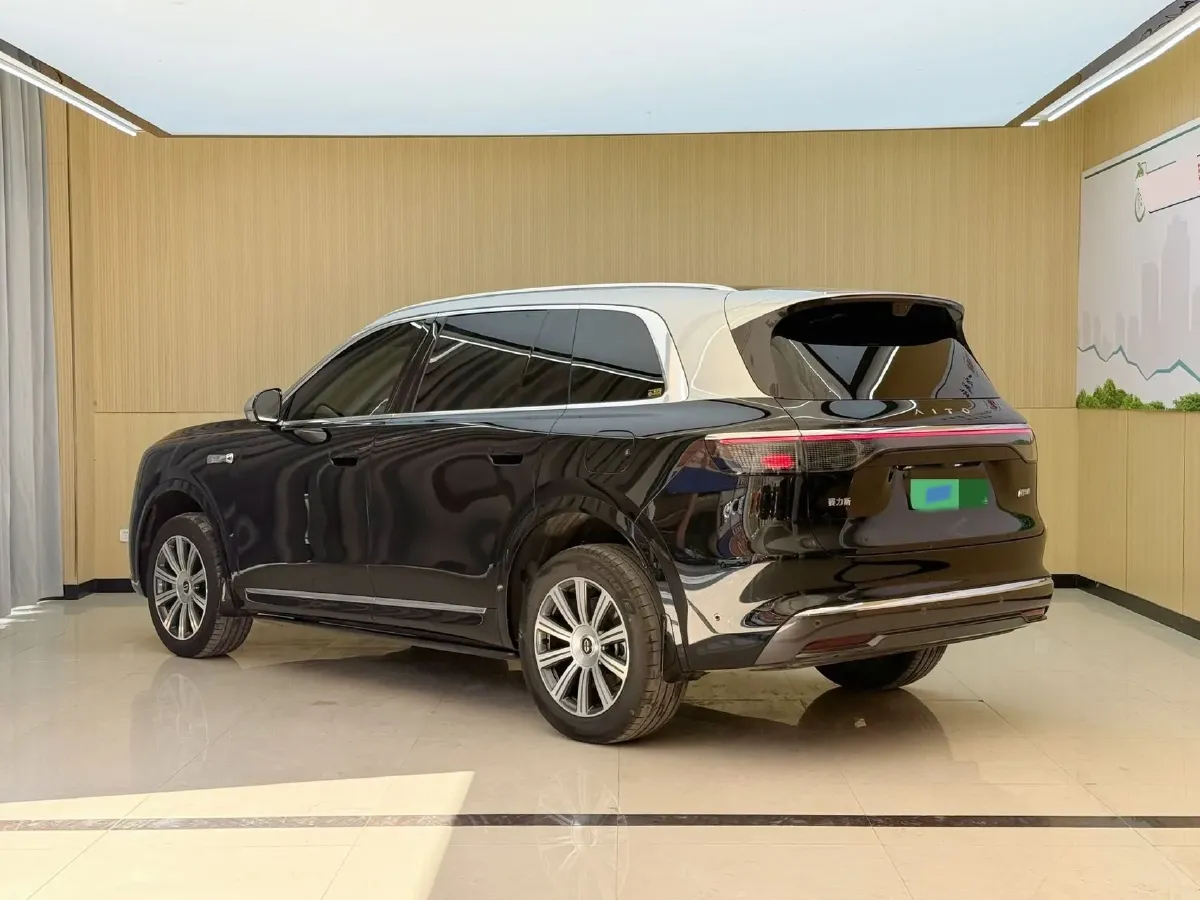 2025 AITO AITO M8 REEV 160HP REEV 53.4KWH,autocango,china used car exporter,china ev exporter,chinese used car exporter,chinese used ev exporter