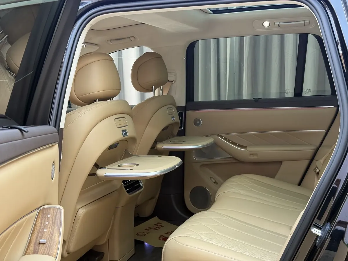 2025 AITO AITO M8 REEV 160HP REEV 53.4KWH,autocango,china used car exporter,china ev exporter,chinese used car exporter,chinese used ev exporter