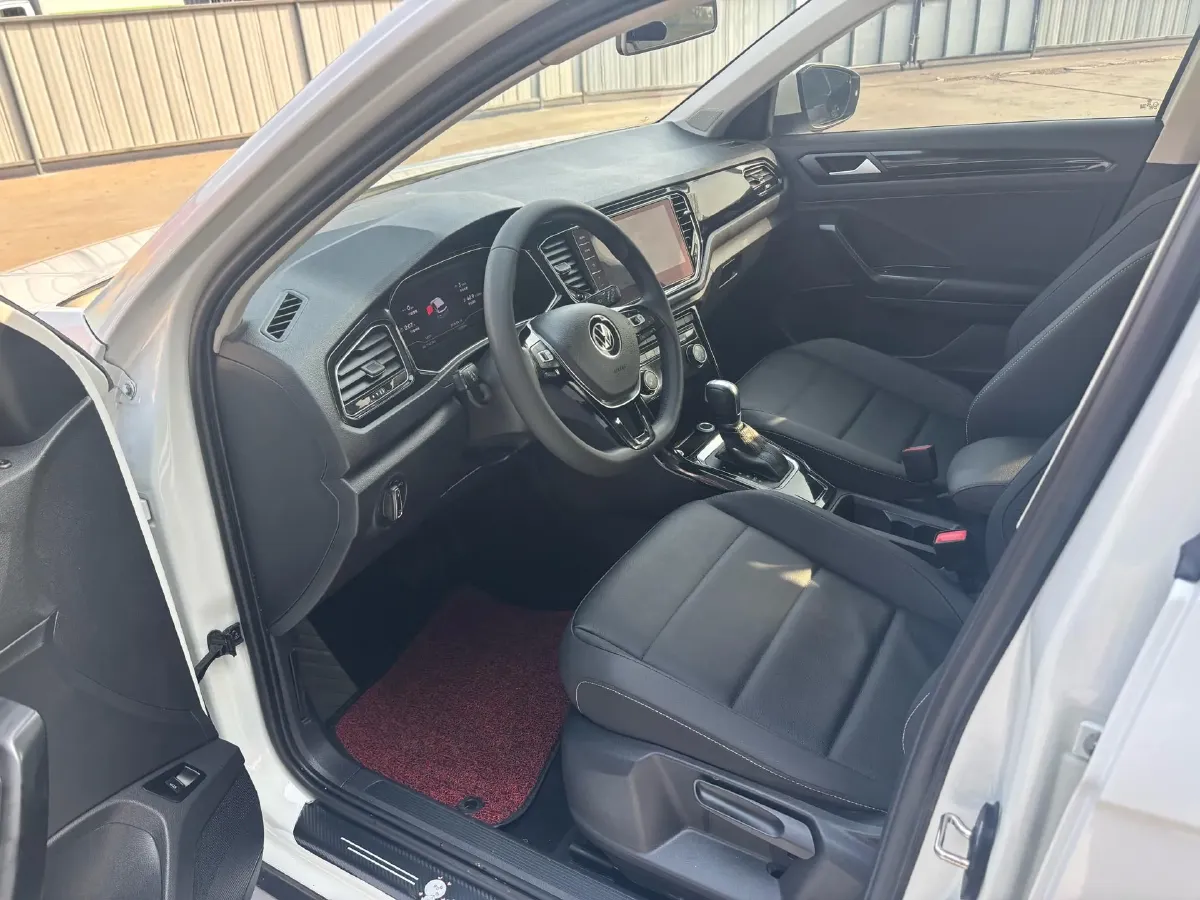 2021 Volkswagen T-Roc 1.4T 150HP L4 7DCT,autocango,china used car exporter,china ev exporter,chinese used car exporter,chinese used ev exporter