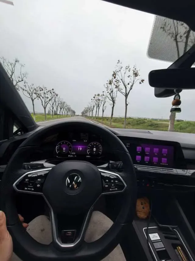 2023 Volkswagen Golf 1.4T 150HP L4 7DCT,autocango,china used car exporter,china ev exporter,chinese used car exporter,chinese used ev exporter