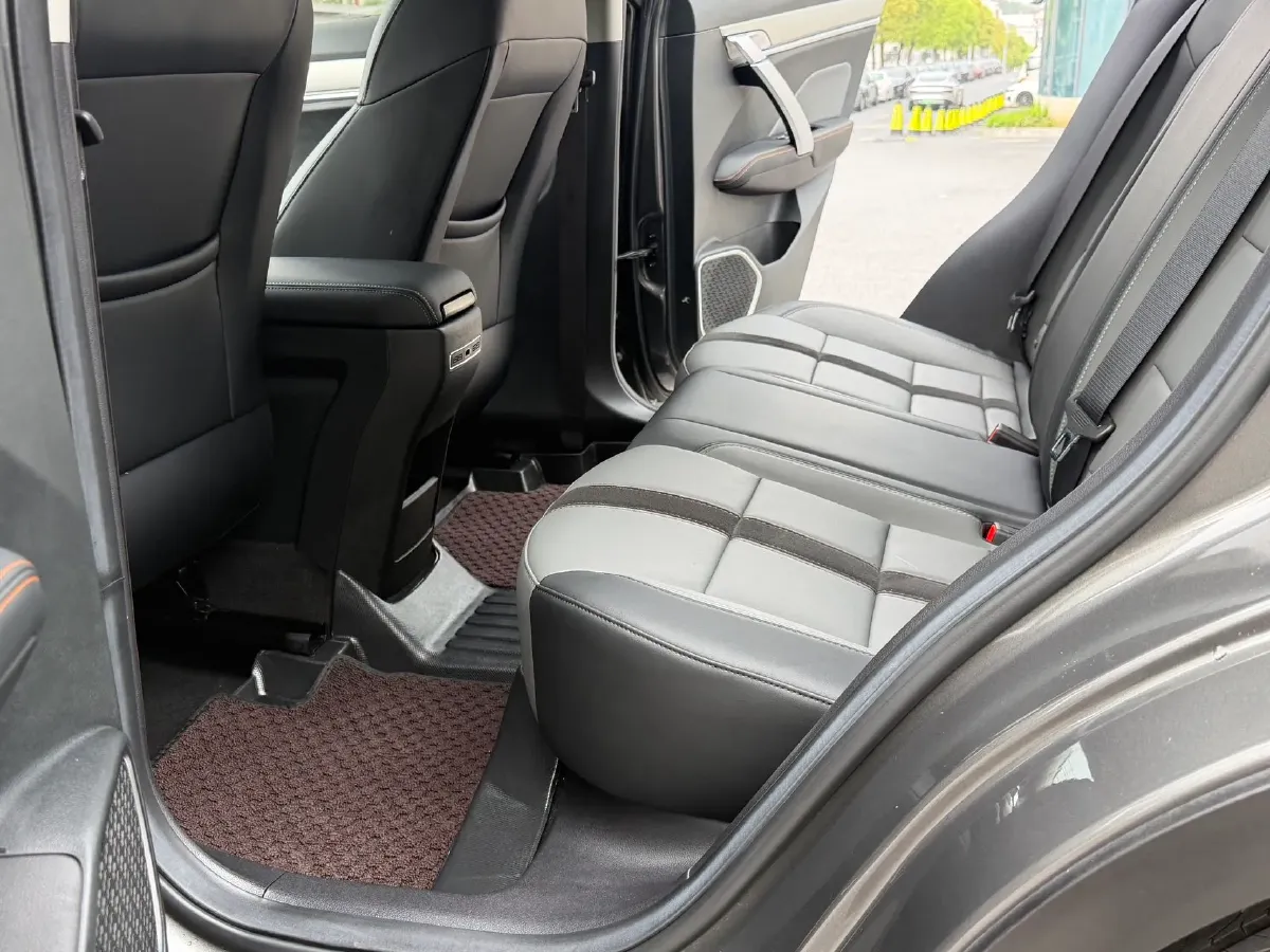 2024 Geely Coolray 1.5T 181HP L4 7DCT,autocango,china used car exporter,china ev exporter,chinese used car exporter,chinese used ev exporter