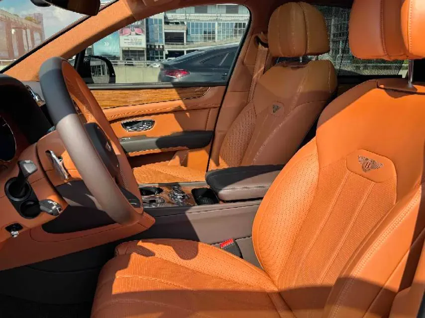 2022 Bentley Bentayga 4.0T 550HP V8 8AT,autocango,china used car exporter,china ev exporter,chinese used car exporter,chinese used ev exporter