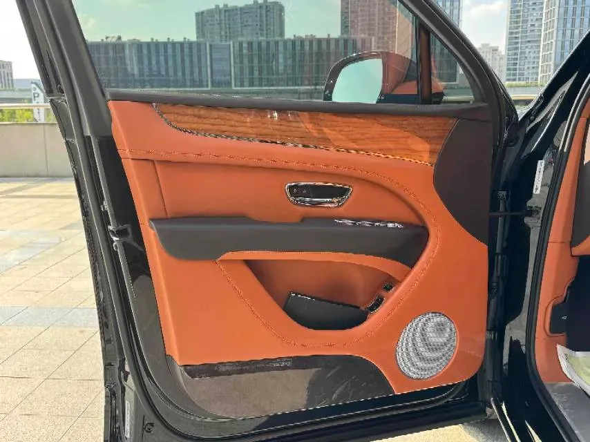 2022 Bentley Bentayga 4.0T 550HP V8 8AT,autocango,china used car exporter,china ev exporter,chinese used car exporter,chinese used ev exporter