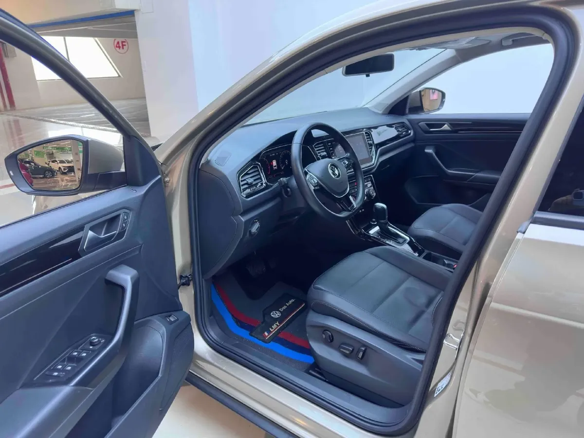 2022 Volkswagen T-Roc 1.4T 150HP L4 7DCT,autocango,china used car exporter,china ev exporter,chinese used car exporter,chinese used ev exporter