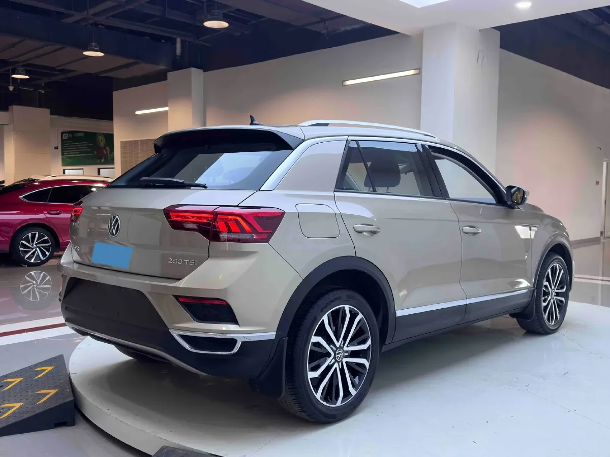 2022 Volkswagen T-Roc 1.4T 150HP L4 7DCT,autocango,china used car exporter,china ev exporter,chinese used car exporter,chinese used ev exporter