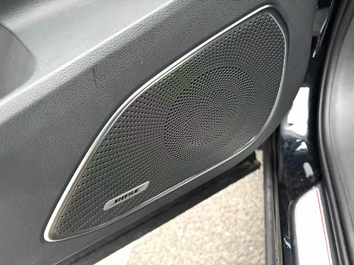 2025 HongQi HS5 2.0T 252HP L4 8AT,autocango,china used car exporter,china ev exporter,chinese used car exporter,chinese used ev exporter