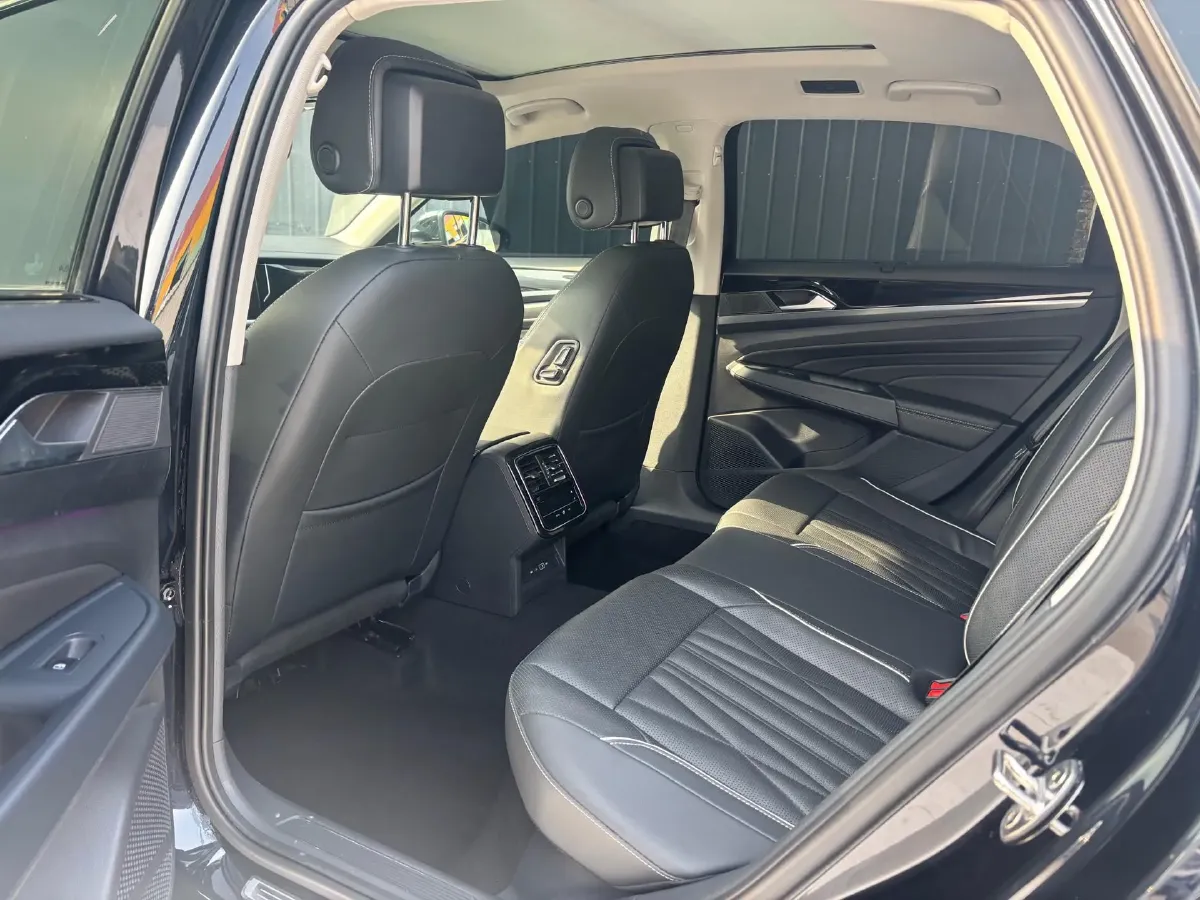 2022 Xpeng P7 BEV 60.2KWH,autocango,china used car exporter,china ev exporter,chinese used car exporter,chinese used ev exporter