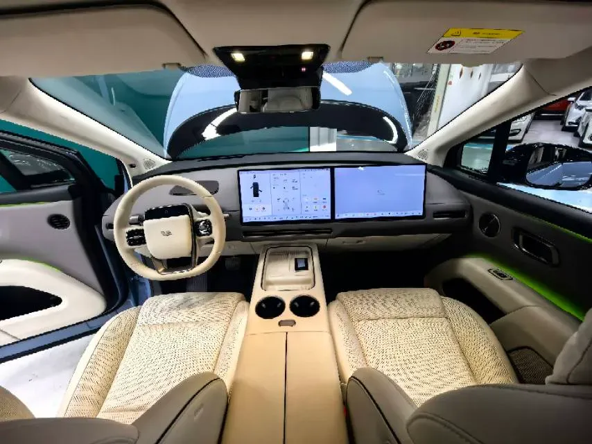 2025 Li i8 BEV,autocango,china used car exporter,china ev exporter,chinese used car exporter,chinese used ev exporter