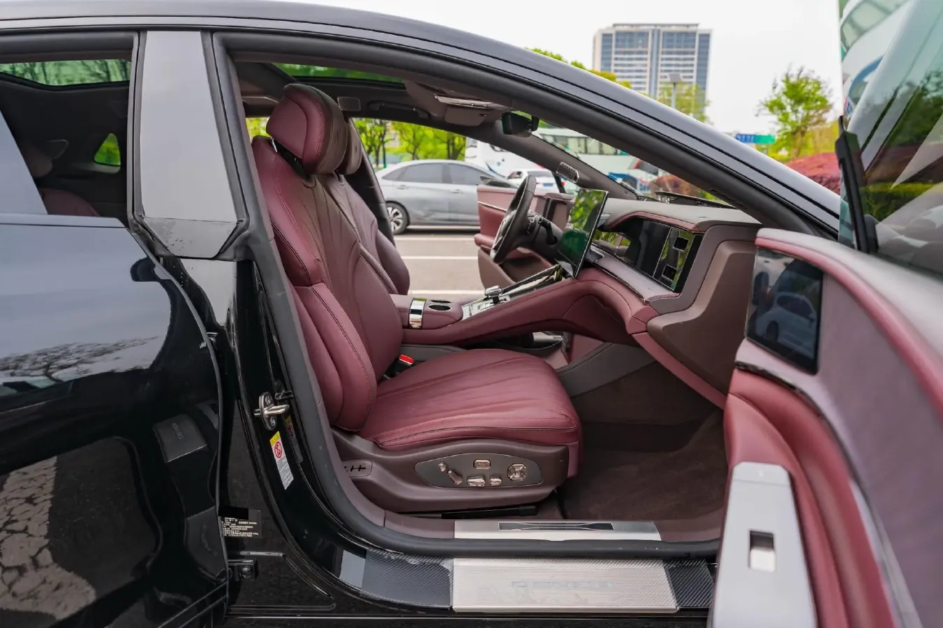 2024 Denza DenzaZ9GT 2.0T 207HP L4 E-CVT PHEV 38.5KWH,autocango,china used car exporter,china ev exporter,chinese used car exporter,chinese used ev exporter