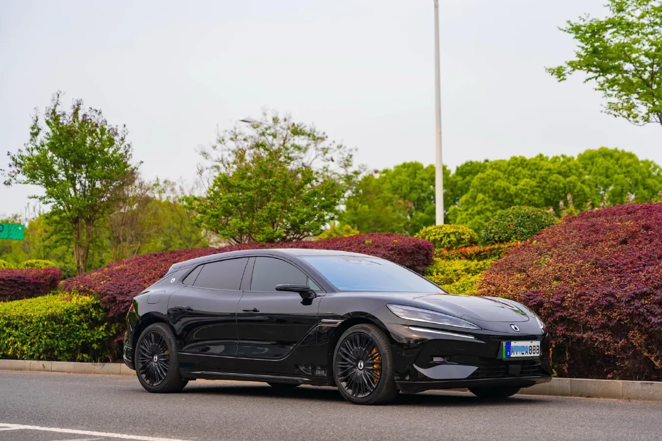 2024 Denza DenzaZ9GT 2.0T 207HP L4 E-CVT PHEV 38.5KWH,autocango,china used car exporter,china ev exporter,chinese used car exporter,chinese used ev exporter