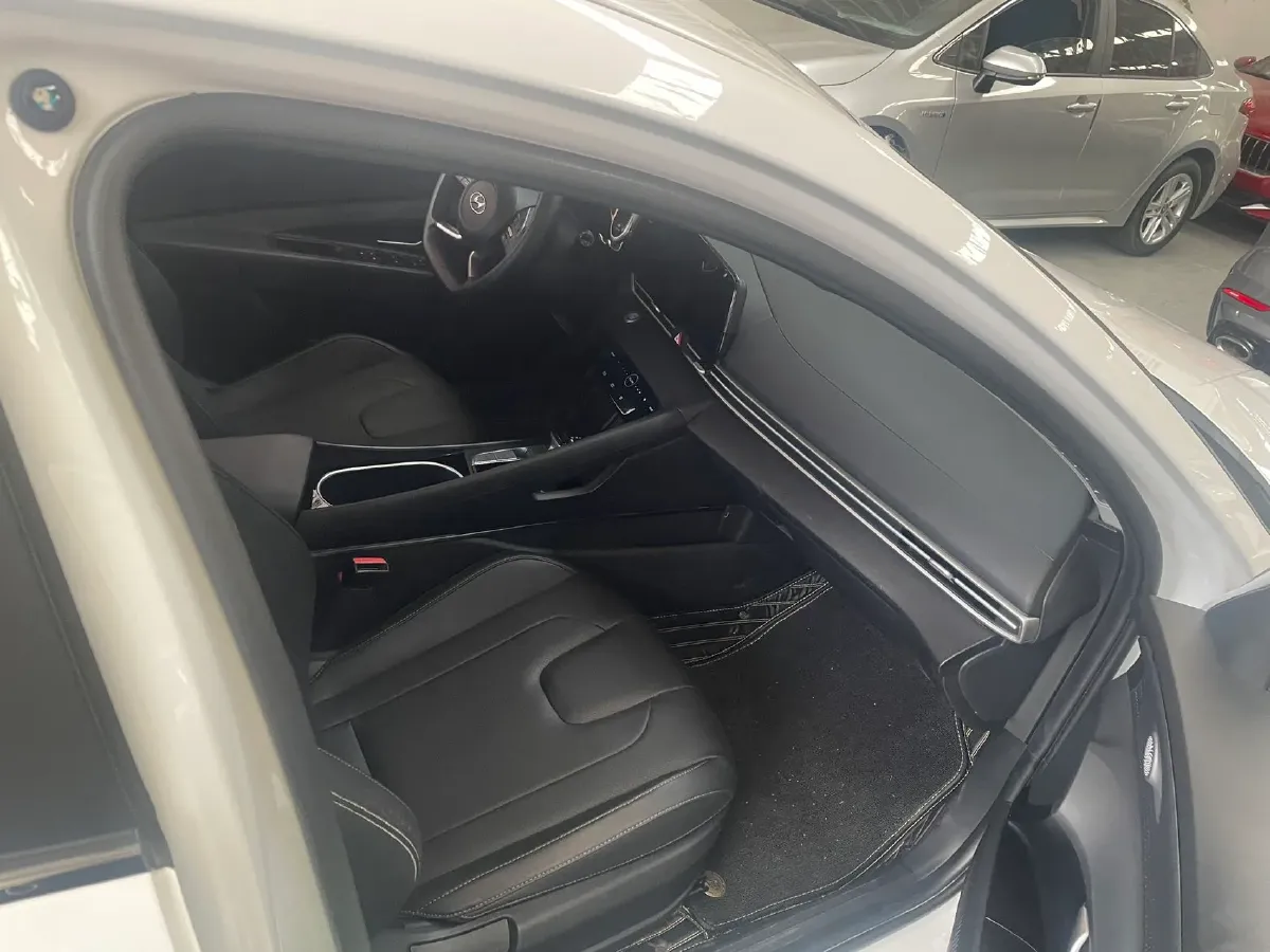 2023 Hyundai Elantra 1.5L 115HP L4 CVT,autocango,china used car exporter,china ev exporter,chinese used car exporter,chinese used ev exporter