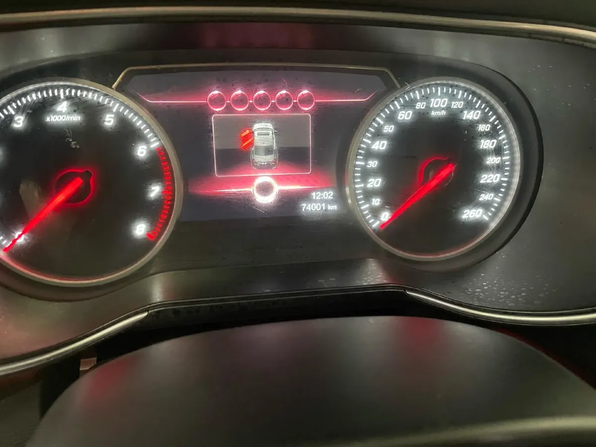 2020 HongQi H5 1.8T 197HP L4 6AT,autocango,china used car exporter,china ev exporter,chinese used car exporter,chinese used ev exporter