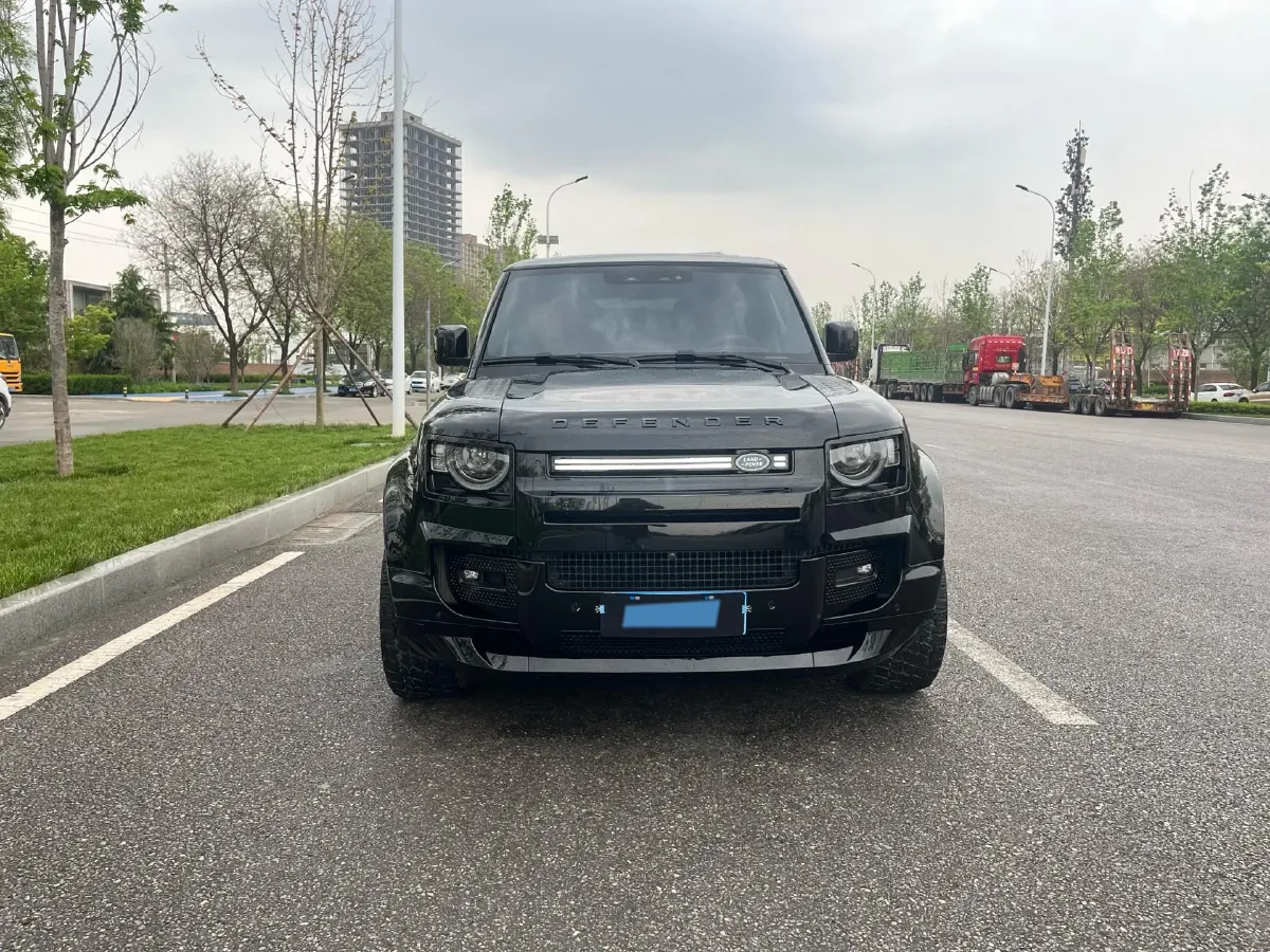 2022 Land Rover Defender 2.0T 300HP L4 8AT,autocango,china used car exporter,china ev exporter,chinese used car exporter,chinese used ev exporter