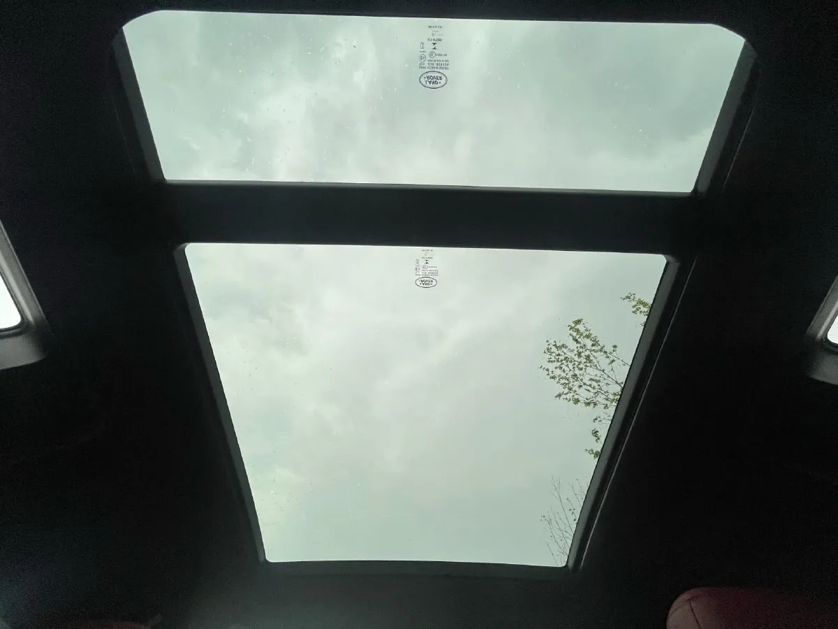 2022 Land Rover Defender 2.0T 300HP L4 8AT,autocango,china used car exporter,china ev exporter,chinese used car exporter,chinese used ev exporter