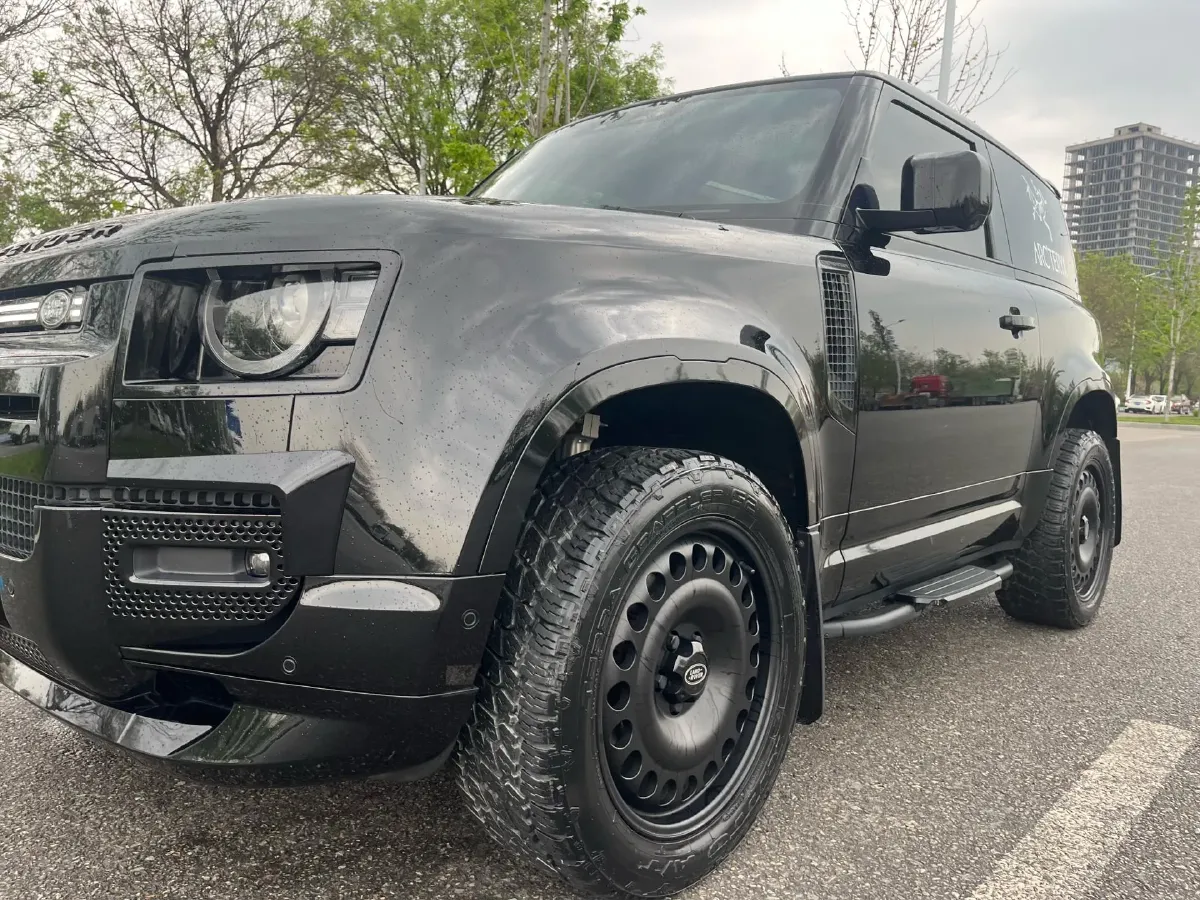 2022 Land Rover Defender 2.0T 300HP L4 8AT,autocango,china used car exporter,china ev exporter,chinese used car exporter,chinese used ev exporter