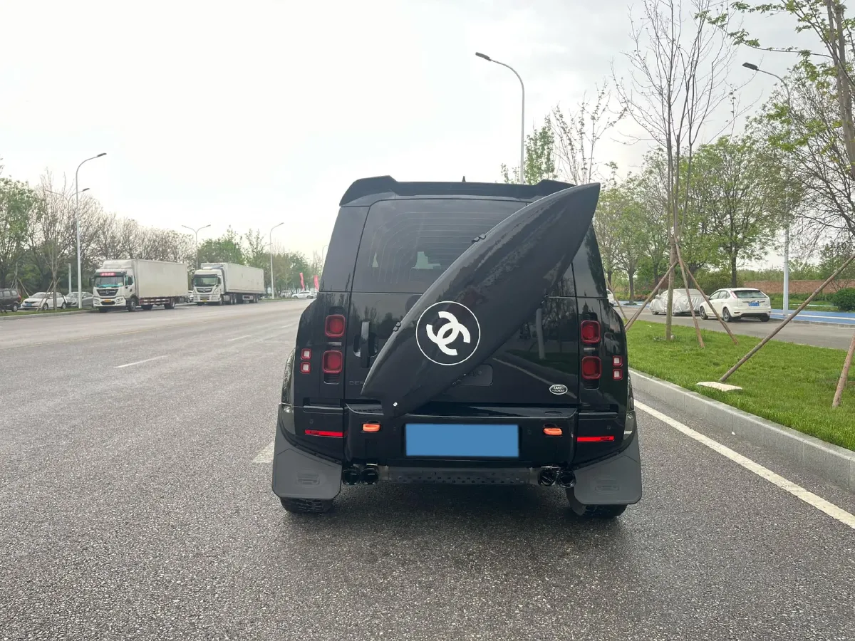 2022 Land Rover Defender 2.0T 300HP L4 8AT,autocango,china used car exporter,china ev exporter,chinese used car exporter,chinese used ev exporter