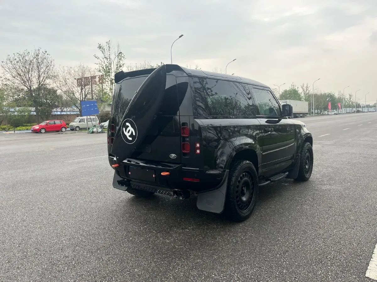 2022 Land Rover Defender 2.0T 300HP L4 8AT,autocango,china used car exporter,china ev exporter,chinese used car exporter,chinese used ev exporter