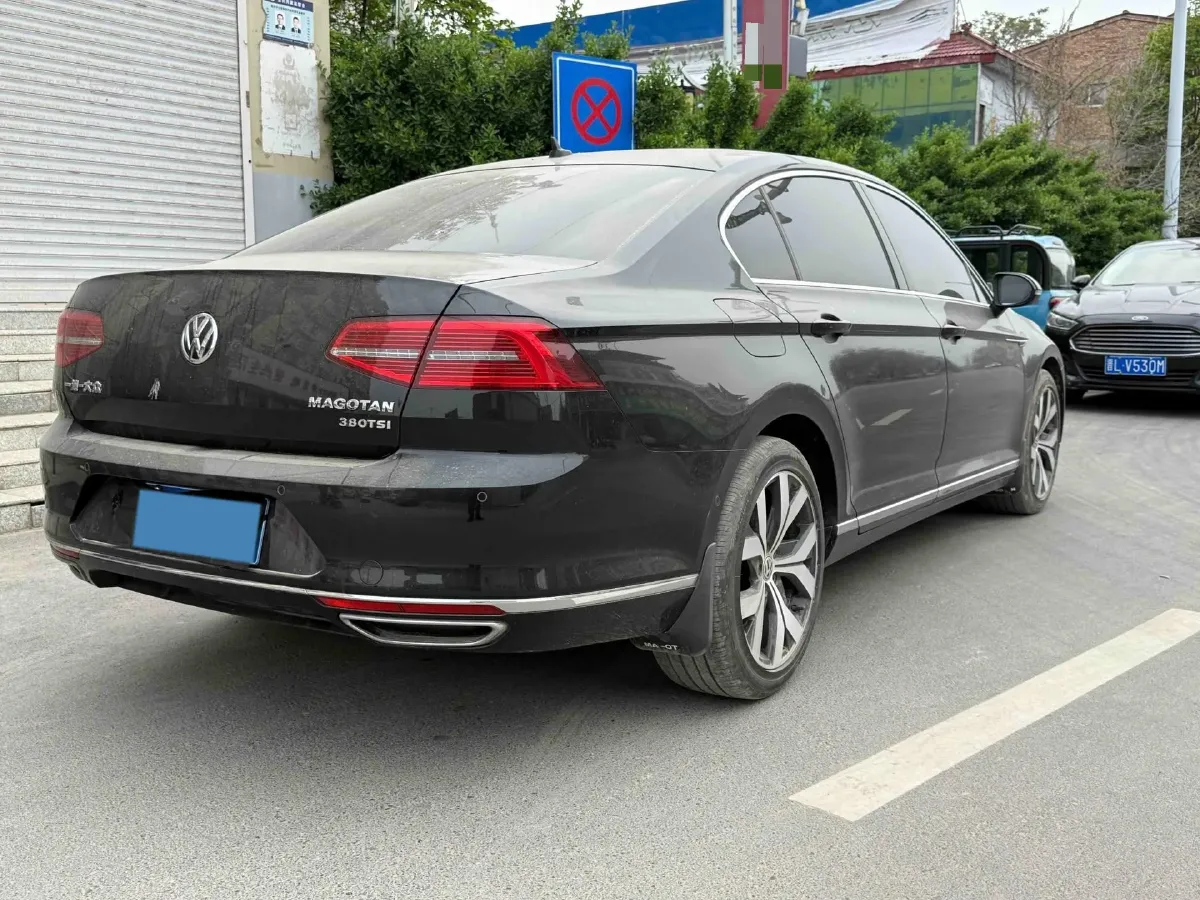 2018 Volkswagen Magotan 1.8T 180HP L4 7DCT,autocango,china used car exporter,china ev exporter,chinese used car exporter,chinese used ev exporter
