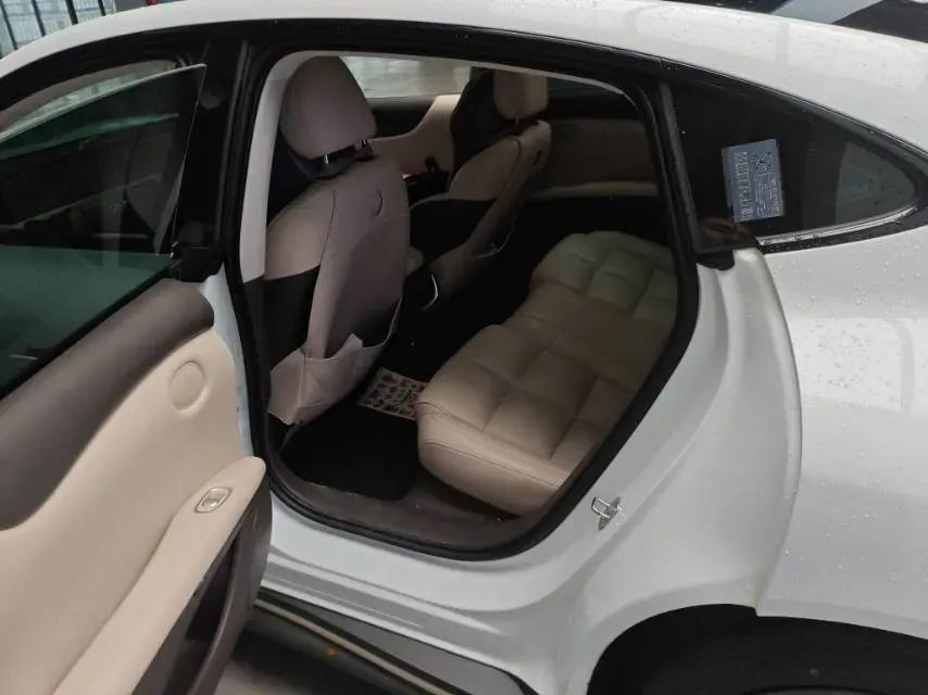 2024 IM L6 BEV 75KWH,autocango,china used car exporter,china ev exporter,chinese used car exporter,chinese used ev exporter