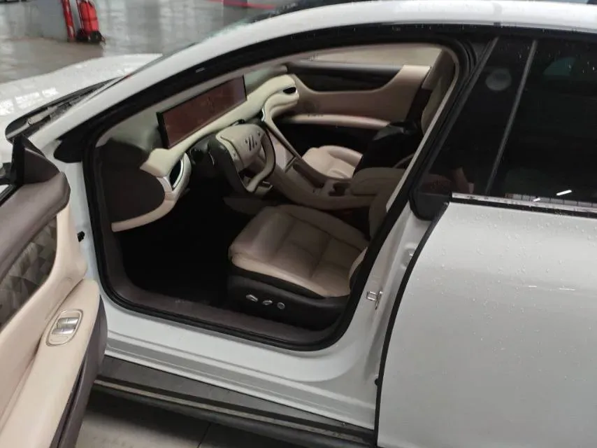 2024 IM L6 BEV 75KWH,autocango,china used car exporter,china ev exporter,chinese used car exporter,chinese used ev exporter