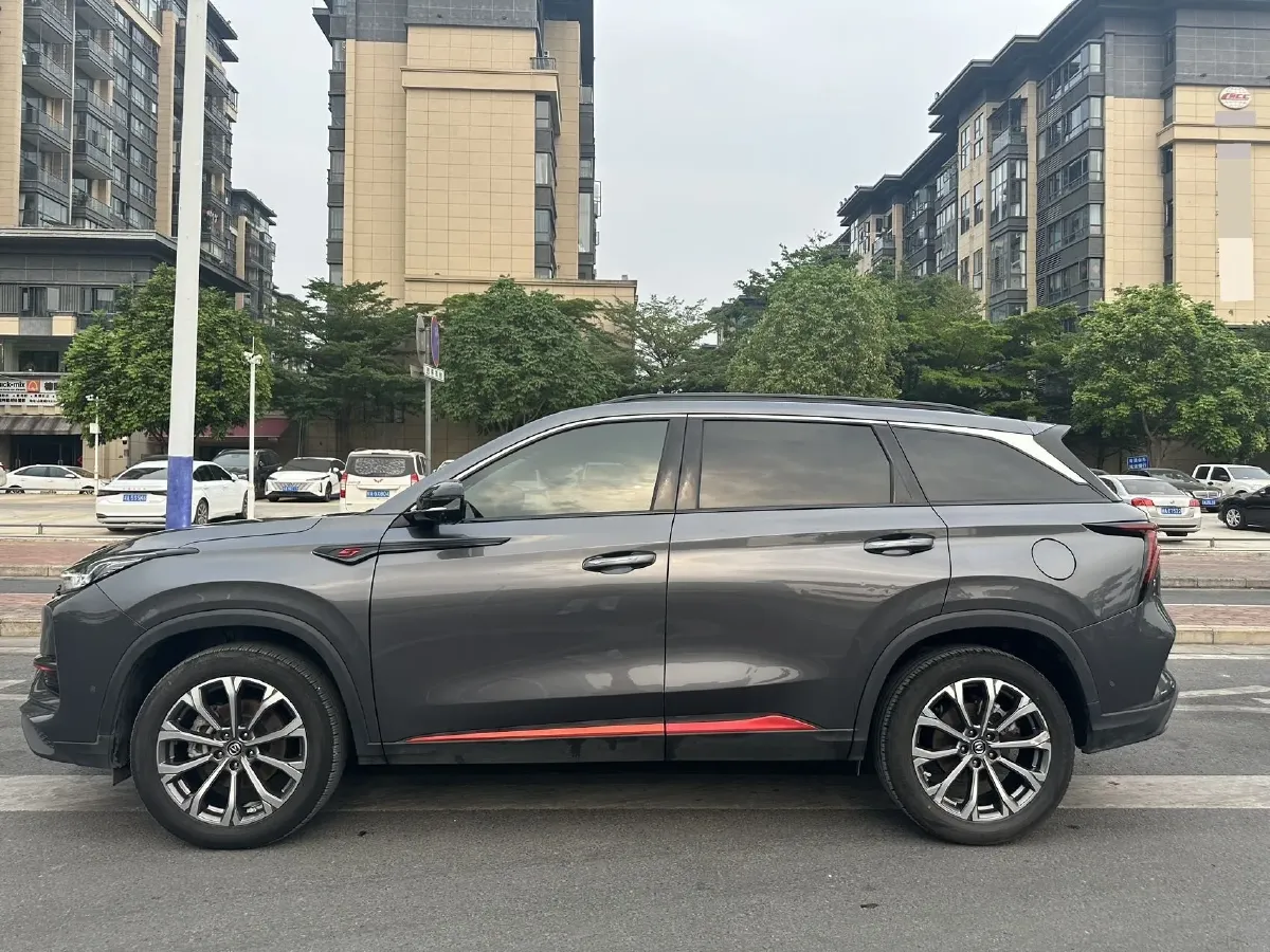 2021 ChangAn CS75 Plus 2.0T 233HP L4 8AT,autocango,china used car exporter,china ev exporter,chinese used car exporter,chinese used ev exporter
