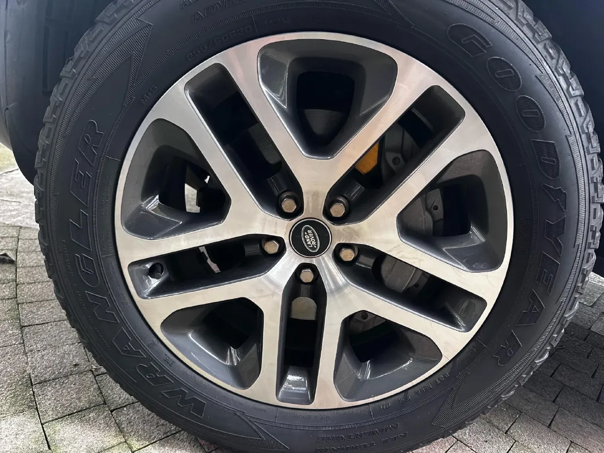 2022 Land Rover Defender 3.0T 400HP L6 8AT,autocango,china used car exporter,china ev exporter,chinese used car exporter,chinese used ev exporter