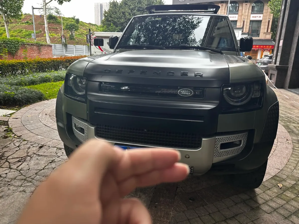 2022 Land Rover Defender 3.0T 400HP L6 8AT,autocango,china used car exporter,china ev exporter,chinese used car exporter,chinese used ev exporter