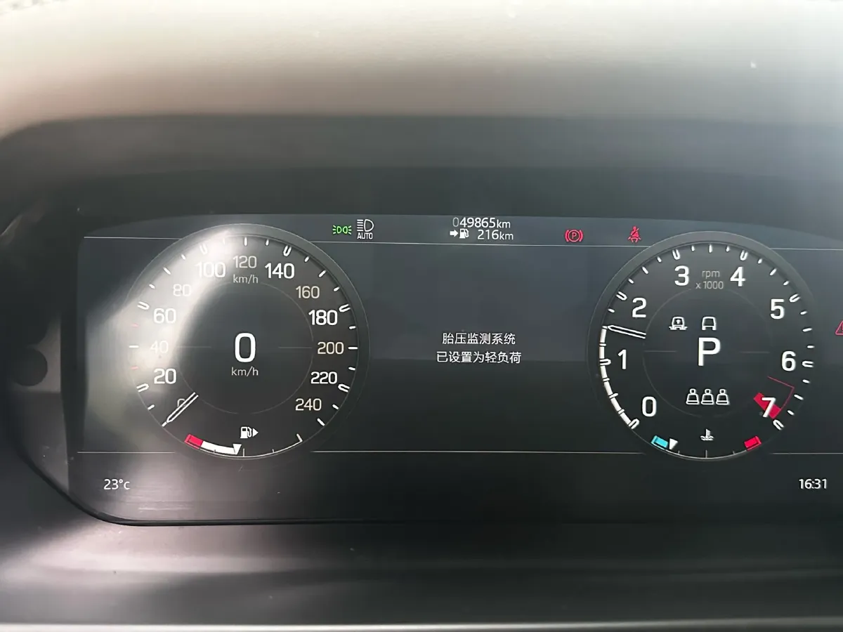 2022 Land Rover Defender 3.0T 400HP L6 8AT,autocango,china used car exporter,china ev exporter,chinese used car exporter,chinese used ev exporter