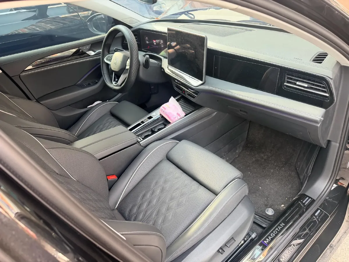 2026 Volkswagen Magotan 2.0T 220HP L4 7DCT,autocango,china used car exporter,china ev exporter,chinese used car exporter,chinese used ev exporter