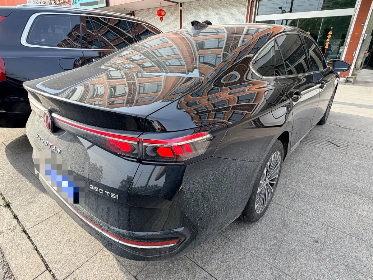 2026 Volkswagen Magotan 2.0T 220HP L4 7DCT,autocango,china used car exporter,china ev exporter,chinese used car exporter,chinese used ev exporter