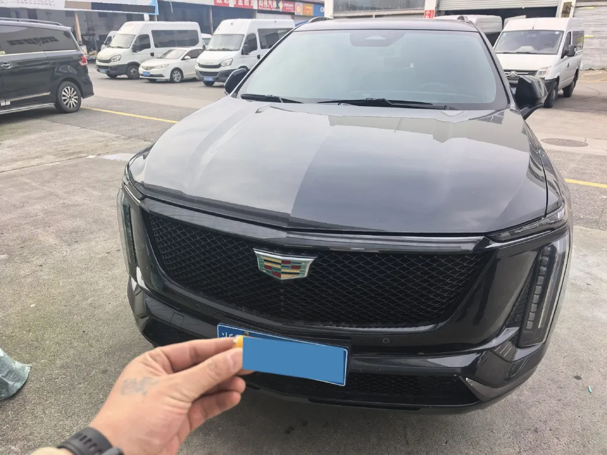 2025 Cadillac XT5 2.0T 237HP L4 9AT,autocango,china used car exporter,china ev exporter,chinese used car exporter,chinese used ev exporter