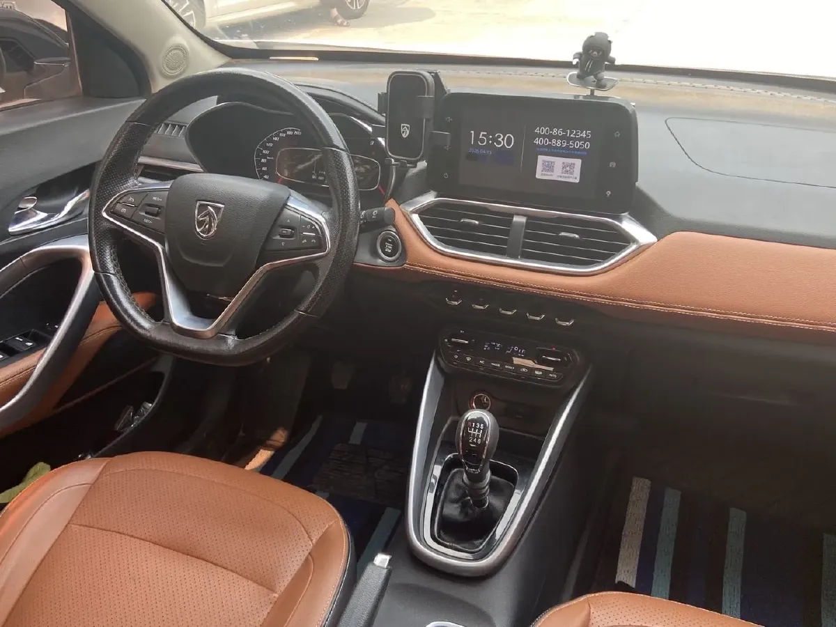 2019 BaoJun 730 1.5L 105HP L4 6MT,autocango,china used car exporter,china ev exporter,chinese used car exporter,chinese used ev exporter