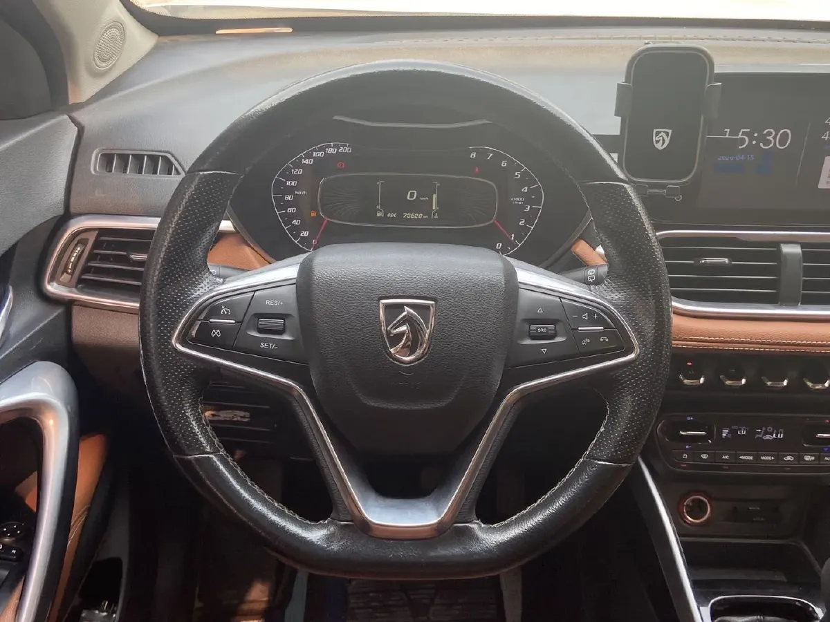 2019 BaoJun 730 1.5L 105HP L4 6MT,autocango,china used car exporter,china ev exporter,chinese used car exporter,chinese used ev exporter