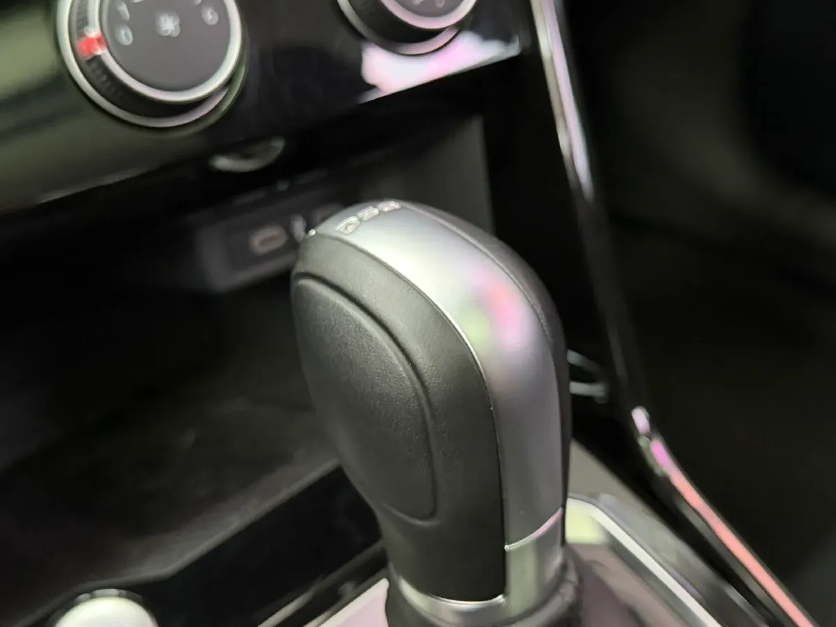 2022 Volkswagen T-Roc 1.4T 150HP L4 7DCT,autocango,china used car exporter,china ev exporter,chinese used car exporter,chinese used ev exporter