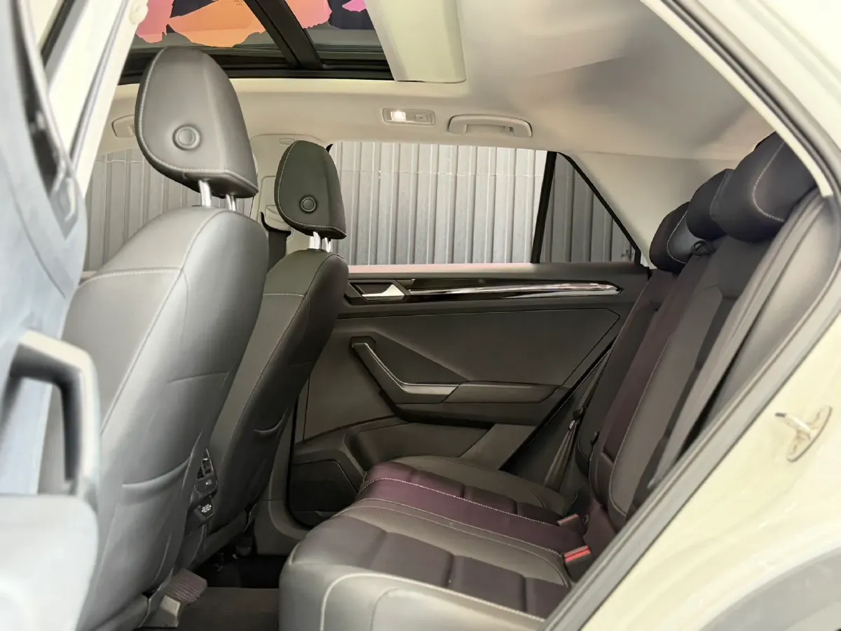 2022 Volkswagen T-Roc 1.4T 150HP L4 7DCT,autocango,china used car exporter,china ev exporter,chinese used car exporter,chinese used ev exporter