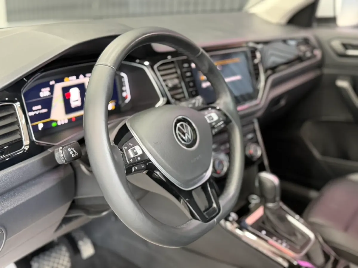 2022 Volkswagen T-Roc 1.4T 150HP L4 7DCT,autocango,china used car exporter,china ev exporter,chinese used car exporter,chinese used ev exporter