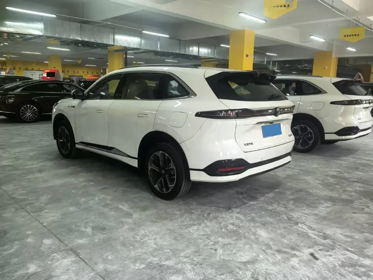 2025 ChangAn CS75 Plus 1.5T 192HP L4 8AT,autocango,china used car exporter,china ev exporter,chinese used car exporter,chinese used ev exporter