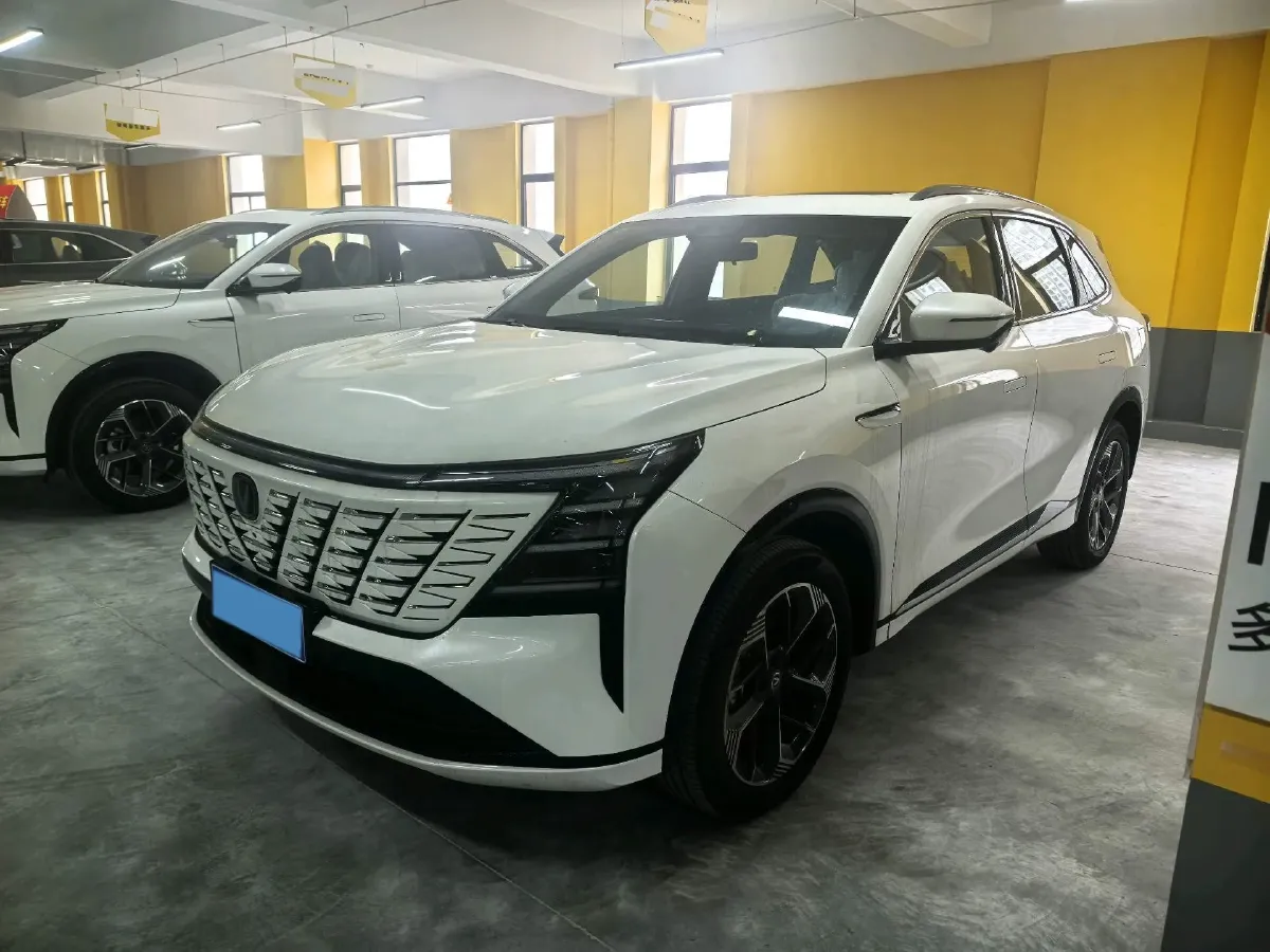 2025 ChangAn CS75 Plus 1.5T 192HP L4 8AT,autocango,china used car exporter,china ev exporter,chinese used car exporter,chinese used ev exporter