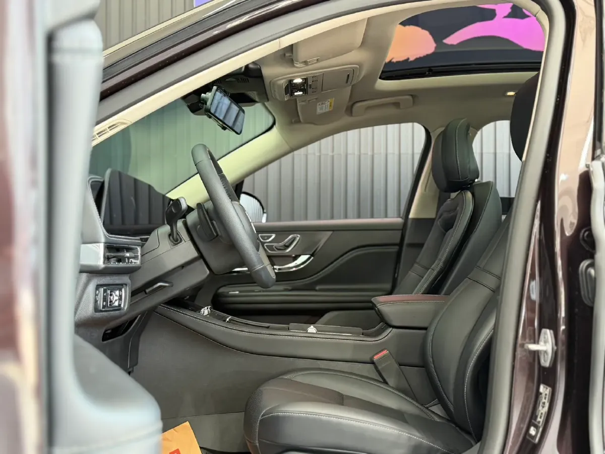 2023 Lincoln Corsair 2.0T 261HP L4 8AT,autocango,china used car exporter,china ev exporter,chinese used car exporter,chinese used ev exporter