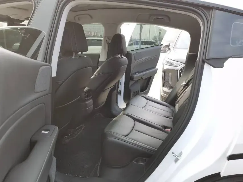 2024 Xpeng G6 BEV 66KWH,autocango,china used car exporter,china ev exporter,chinese used car exporter,chinese used ev exporter