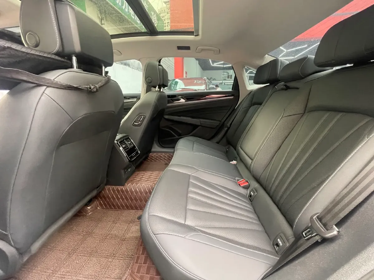 2025 Volkswagen Passat 2.0T 220HP L4 7DCT,autocango,china used car exporter,china ev exporter,chinese used car exporter,chinese used ev exporter