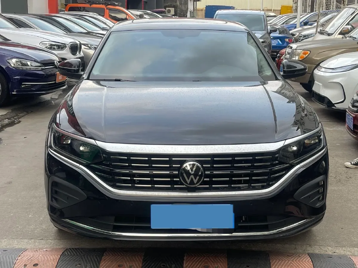 2025 Volkswagen Passat 2.0T 220HP L4 7DCT,autocango,china used car exporter,china ev exporter,chinese used car exporter,chinese used ev exporter