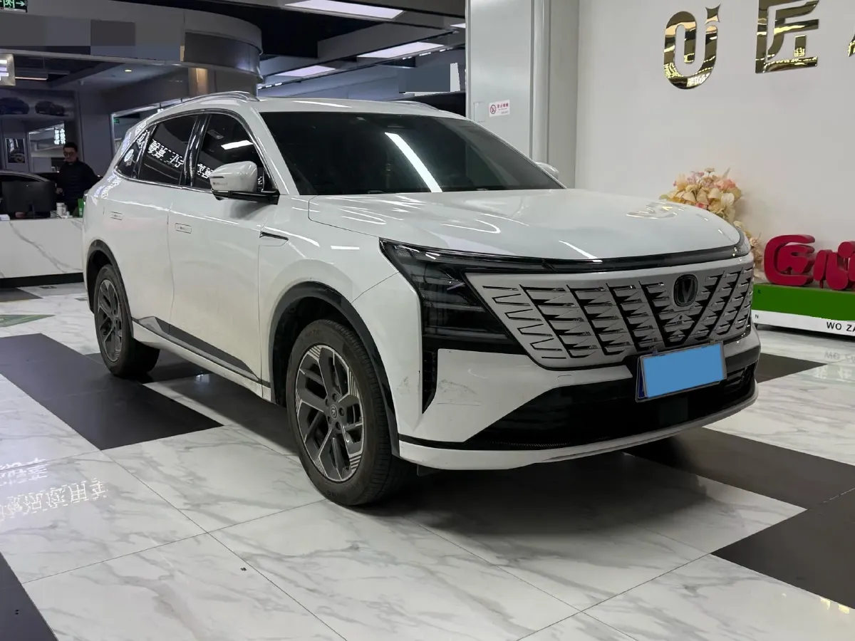 2025 ChangAn CS75 Plus 1.5T 192HP L4 8AT,autocango,china used car exporter,china ev exporter,chinese used car exporter,chinese used ev exporter