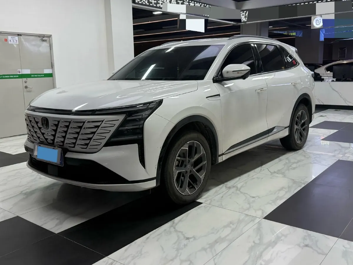 2025 ChangAn CS75 Plus 1.5T 192HP L4 8AT,autocango,china used car exporter,china ev exporter,chinese used car exporter,chinese used ev exporter