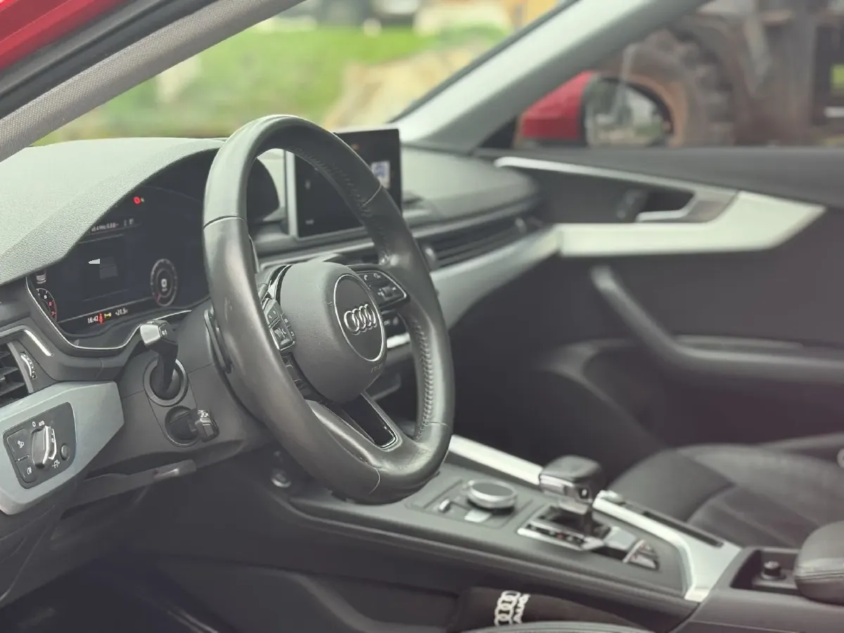 2019 Audi A4L 2.0T 190HP L4 7DCT,autocango,china used car exporter,china ev exporter,chinese used car exporter,chinese used ev exporter