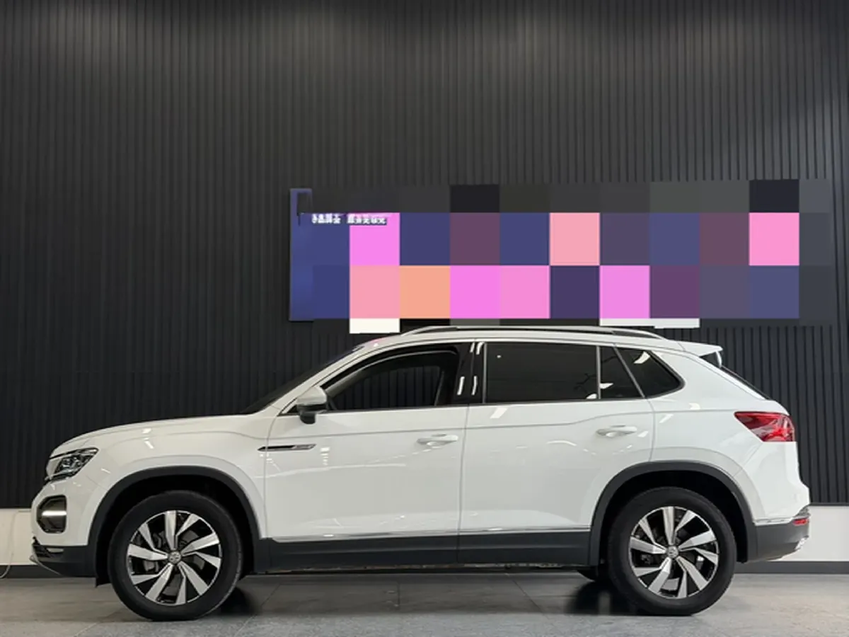 2019 MINI CLUBMAN 1.5T 102HP L3 6AT,autocango,china used car exporter,china ev exporter,chinese used car exporter,chinese used ev exporter