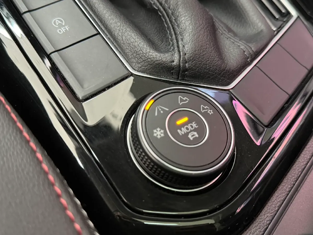 2019 MINI CLUBMAN 1.5T 102HP L3 6AT,autocango,china used car exporter,china ev exporter,chinese used car exporter,chinese used ev exporter