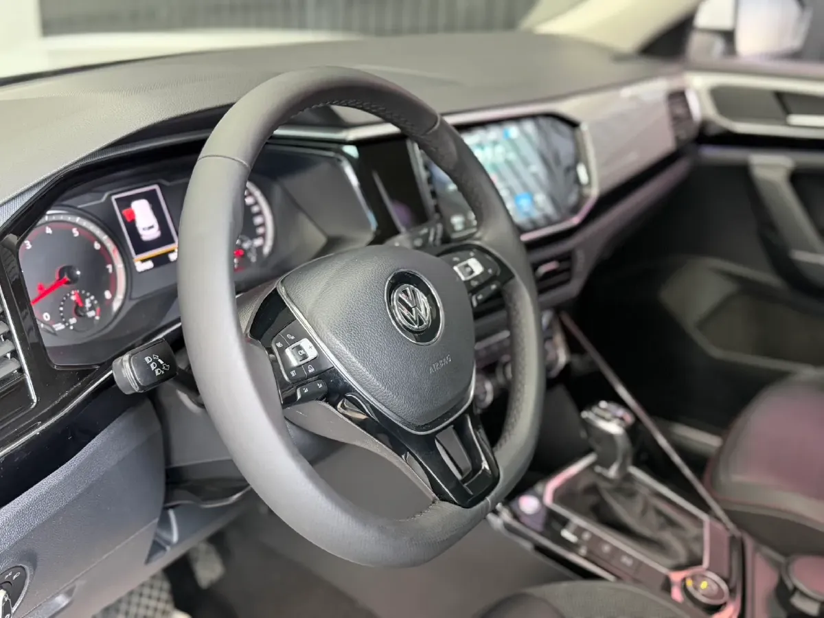 2019 MINI CLUBMAN 1.5T 102HP L3 6AT,autocango,china used car exporter,china ev exporter,chinese used car exporter,chinese used ev exporter